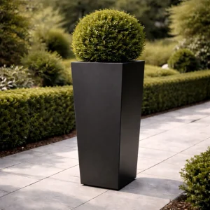 conische-aluminium-plantenbak-60x60x120-cm-gitzwart-ral-9005-plantenbak-geroba-doika-vasus1-8716411.jpgv1785326170 Conische aluminium plantenbak 60x60x120 cm - Gitzwart (RAL 9005)