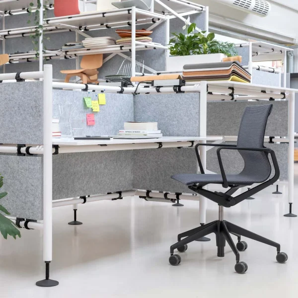 sfeerbs1.jpgv1660143172 Vitra Physix bureaustoel Black Pearl